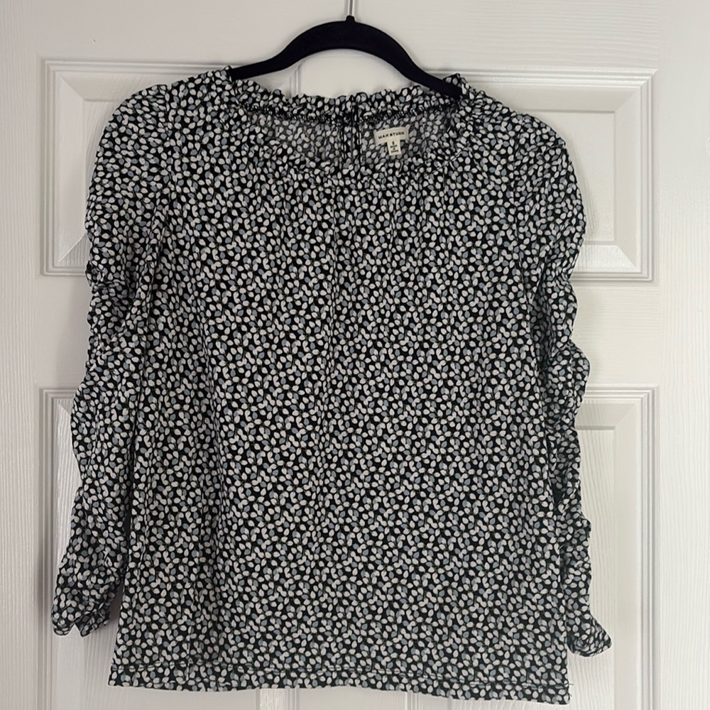 Women's Black and White Floral Top